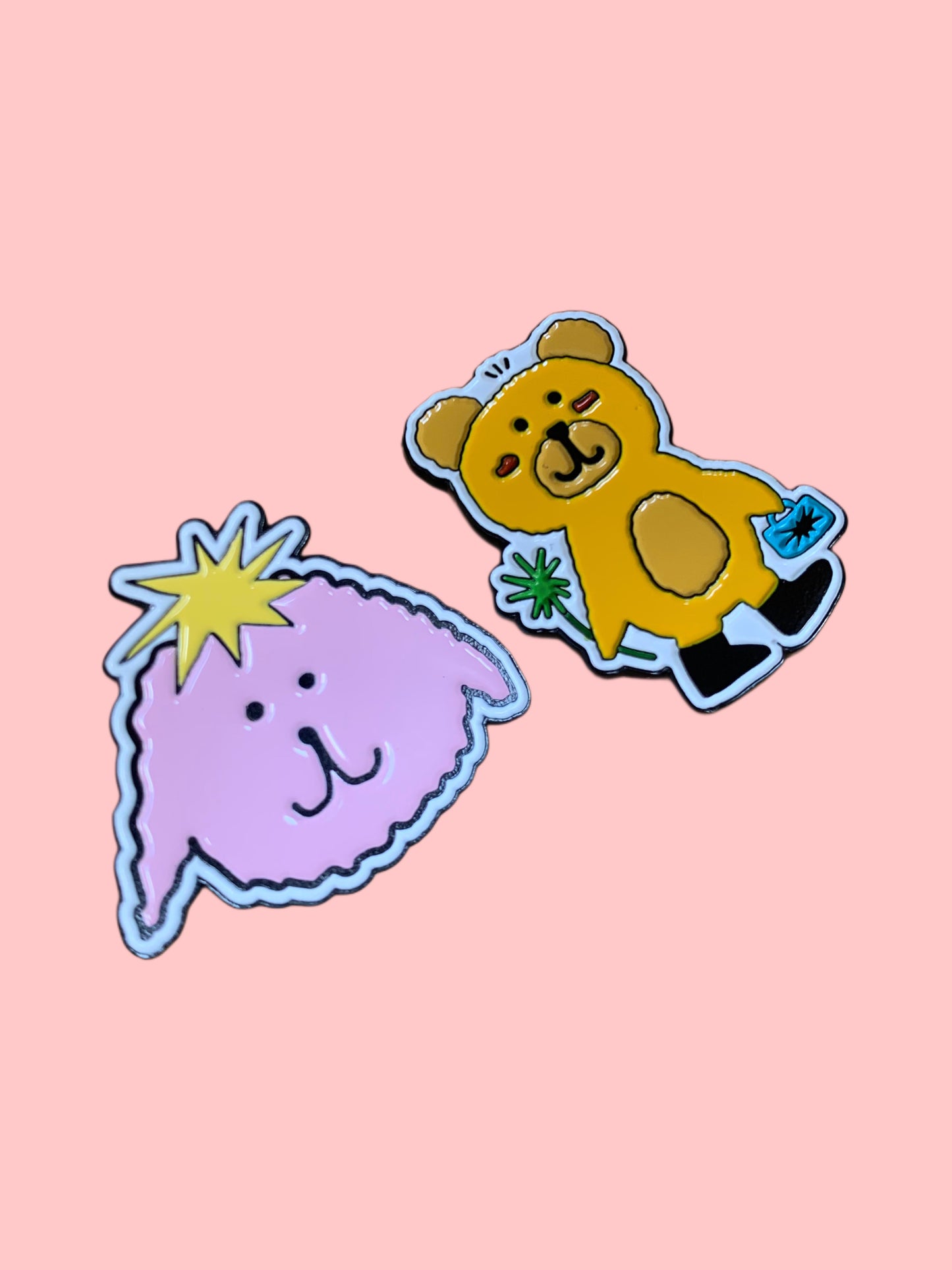 Pins metálicos: oso y perro Estrella